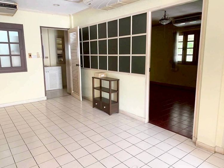 ขายที่ดินพร้อมบ้านเดี่ยว 2 ชั้น สไตล์คลาสสิก กรุงเทพนนท์ 14 ทำเลดี ใกล้, ภาพที่ 4