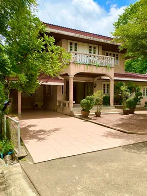 ขายที่ดินพร้อมบ้านเดี่ยว 2 ชั้น สไตล์คลาสสิก กรุงเทพนนท์ 14 ทำเลดี ใกล้ MRTแยกติวานนท์ 150 เมตร