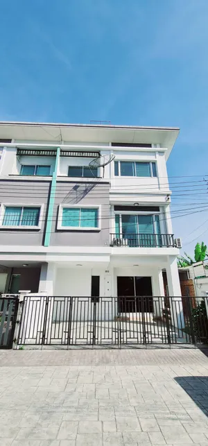 ขายทาวน์โฮม 3 ชั้น หลังมุม ปรับปรุงใหม่ทั้งหลัง หมู่บ้านวิรัลพัชร Exclusive เดินทางสะดวก ใกล้รถไฟฟ้าสายสีเหลือง