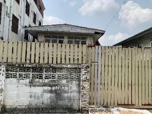 ขายที่ดินขนาด 56 ตรว. พร้อมบ้านไม้เก่า 2 ชั้น ลำลูกกาซอย3