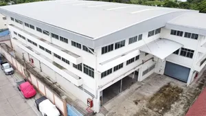 โรงงาน/โกดังพร้อมสำนักงาน (ให้เช่า)  โซนพระประแดง สมุทรปราการ  พื้นที่สีม่วง ขอใบอนุญาตโรงงานได้ เดินทางสะดวก ใกล้ตัวเมืองและแหล่งที่พักอาศัย