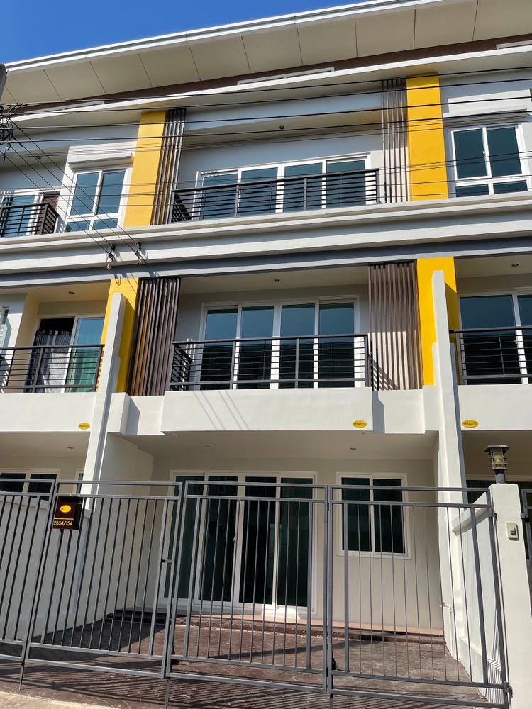 ให้เช่าหรือขายทาวน์โฮม 3 ชั้น (บ้านใหม่ บ้านใหญ่) @ หัวตะเข้ 54/3, ภาพที่ 4