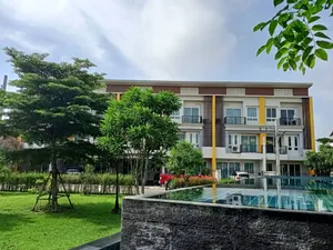 ให้เช่าหรือขายทาวน์โฮม 3 ชั้น (บ้านใหม่ บ้านใหญ่) โครงการสุวรรณภูมิทาวน์ @ หัวตะเข้ ซอยลาดกระบัง 54/3 ติดถนน ใกล้สนามบินสุวรรณภูมิ