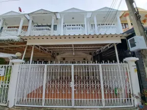 ให้เช่า ทาวน์โฮม3ชั้น 4ห้องนอน 3ห้องน้ำ จอดรถได้2คัน ถนนประชาอุทิศ เขตราษฎร์บูรณะ ทำเลดี เดินทางสะดวก ใกล้ทางด่วน เหมาะกับคนทำงานในเมือง 15นาทีถึงสาทร