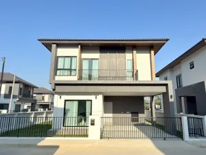 บ้านเดี่ยวสองชั้นในโครงการ ไอลิน สันทราย 4