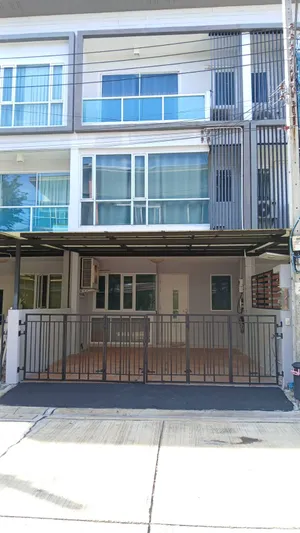 ให้เช่าทาวน์โฮม 3 ชั้น หมู่บ้านไอบ๊อกซ์ ซ.ประเสริฐมนูกิจ 48