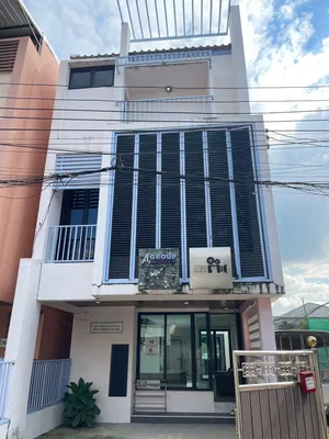 🔥 ขายด่วน! ทาวน์โฮม 3 ชั้น หลังมุม ทำเลทอง ลาดพร้าว 18 แยก 4 🔥 | MRT 700 ม. | Home Office ได้ | มีห้อง Studio