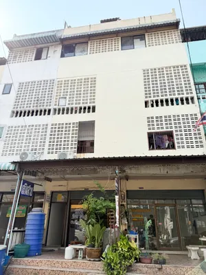 ขายหอพัก ตึก 4 ชั้น 2 คูหา พุทธมณฑลสาย 5 หมู่บ้านกลาโหม ใกล้ตลาดเสรี พร้อมรายได้ทันที รีโนเวทใหม่ ติดถนนพุทธมณฑลสาย 5 ตรงข้ามตลาดเสรี 