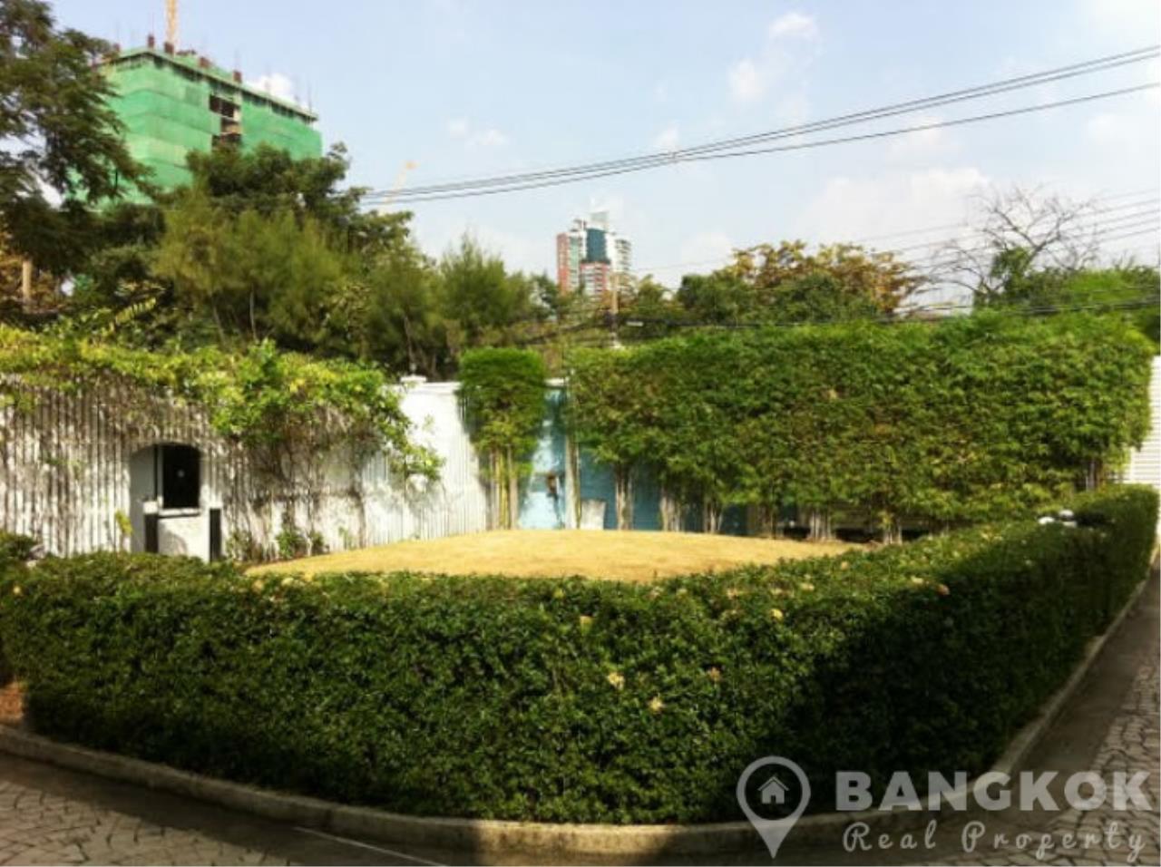Thonglor | Spacious Detached 4 Bed 5 Bath House Restaurant, ภาพที่ 4