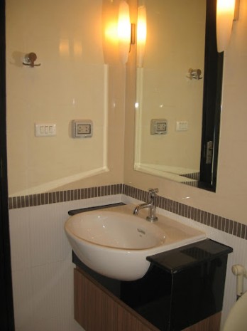 94sqm Spacious, High Rise Two Bedrooms Condo to let at Baan Klang Krung, ภาพที่ 4