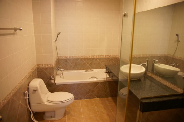 350sqm Luxury, Brand New British Townhouse to let at Thonglor soi 14, ภาพที่ 4