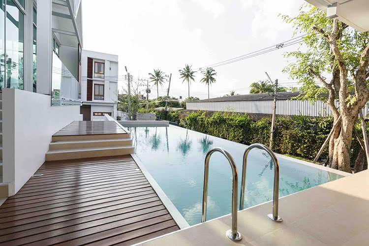 โมโนทาวน์ - บรรยากาศ - 3