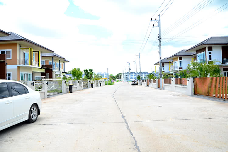 แผ่นดินทอง 9 - บรรยากาศ - 3