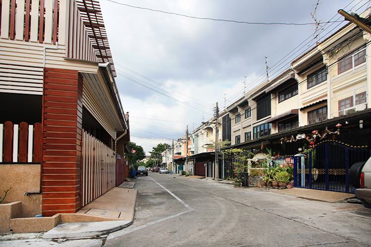 ขาย ทาวน์โฮม ในโครงการ บ้านบุษราคัมวิลเลจ แขวงอรุณอมรินทร์, ภาพที่ 4